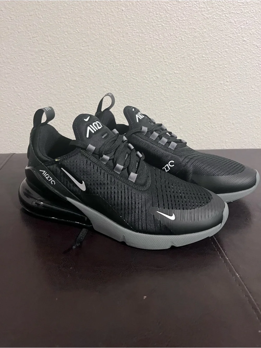 Nike Men's Air Max 270 Black and Gray Athletic Sneakers